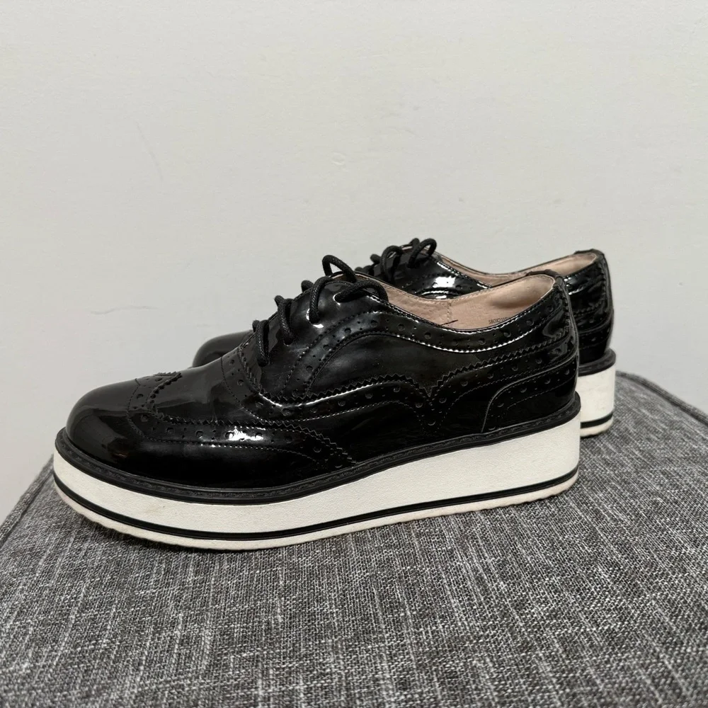 Bruno Marc Women's Elegant Wingtip Platform Oxfords, Size 8, Great Condition!